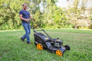 self-propelled lawn mowers work